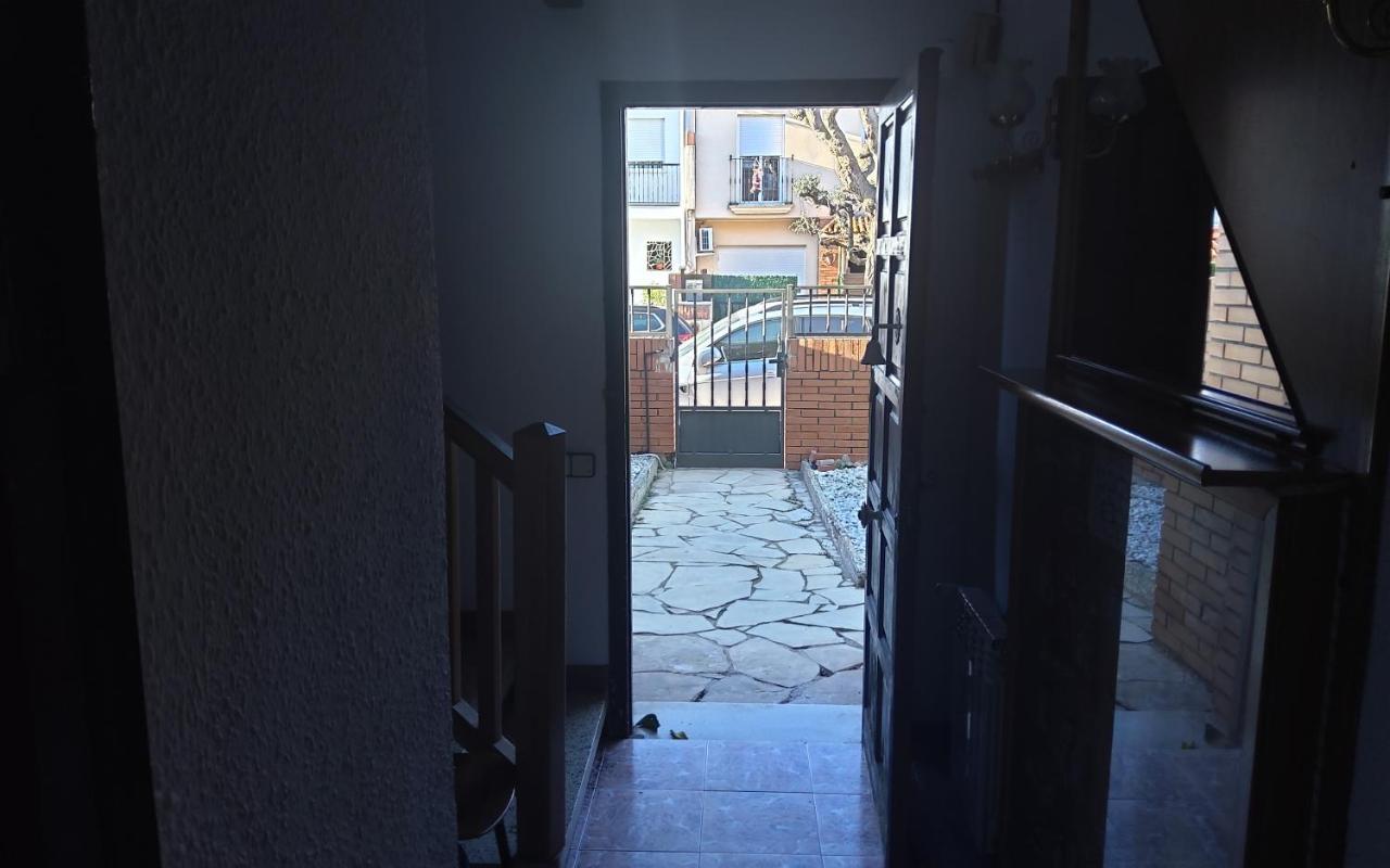 Holidays Domus Iano Esparraguera Екстер'єр фото